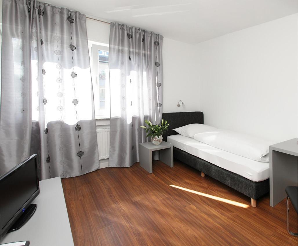 Pension Arkade Hotel Некарзулм Екстериор снимка
