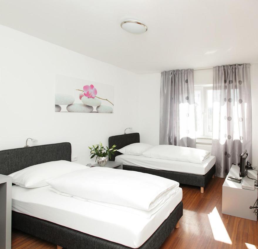 Pension Arkade Hotel Некарзулм Екстериор снимка